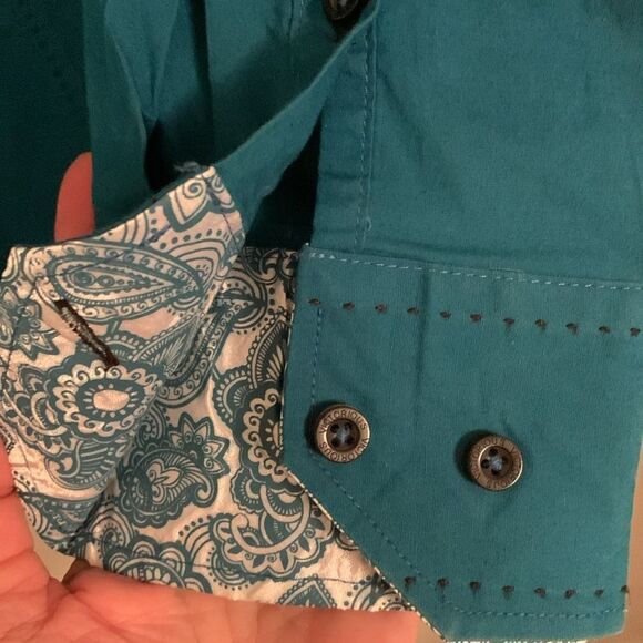 Victorious Teal Blue Long Sleeve Shirt with Embellishments Crosses Shirt Size XL - Picture 8 of 8